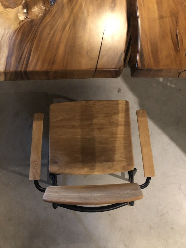 Krzesło z drewna tekowego, rama stalowa
