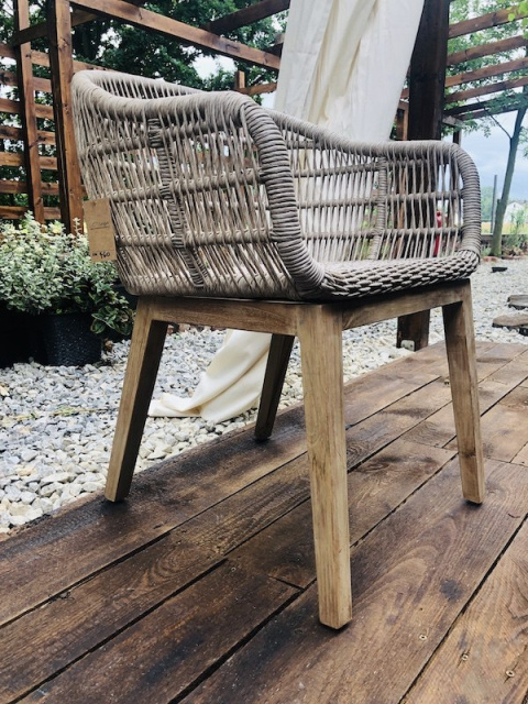 Krzesło z drewna tekowego i eko rattanu