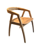 Designerskie krzesło z drewna tekowego