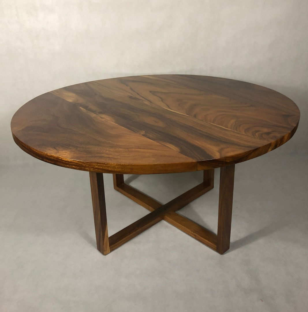 Stół okrągły z drewna egzotycznego suar
